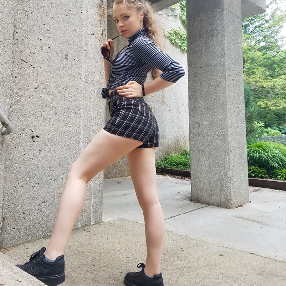 high waisted black plaid shorts - Picture 5 of 5